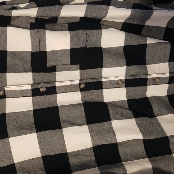 Women's universal thread flannel button up top, L - Picture 2 of 4